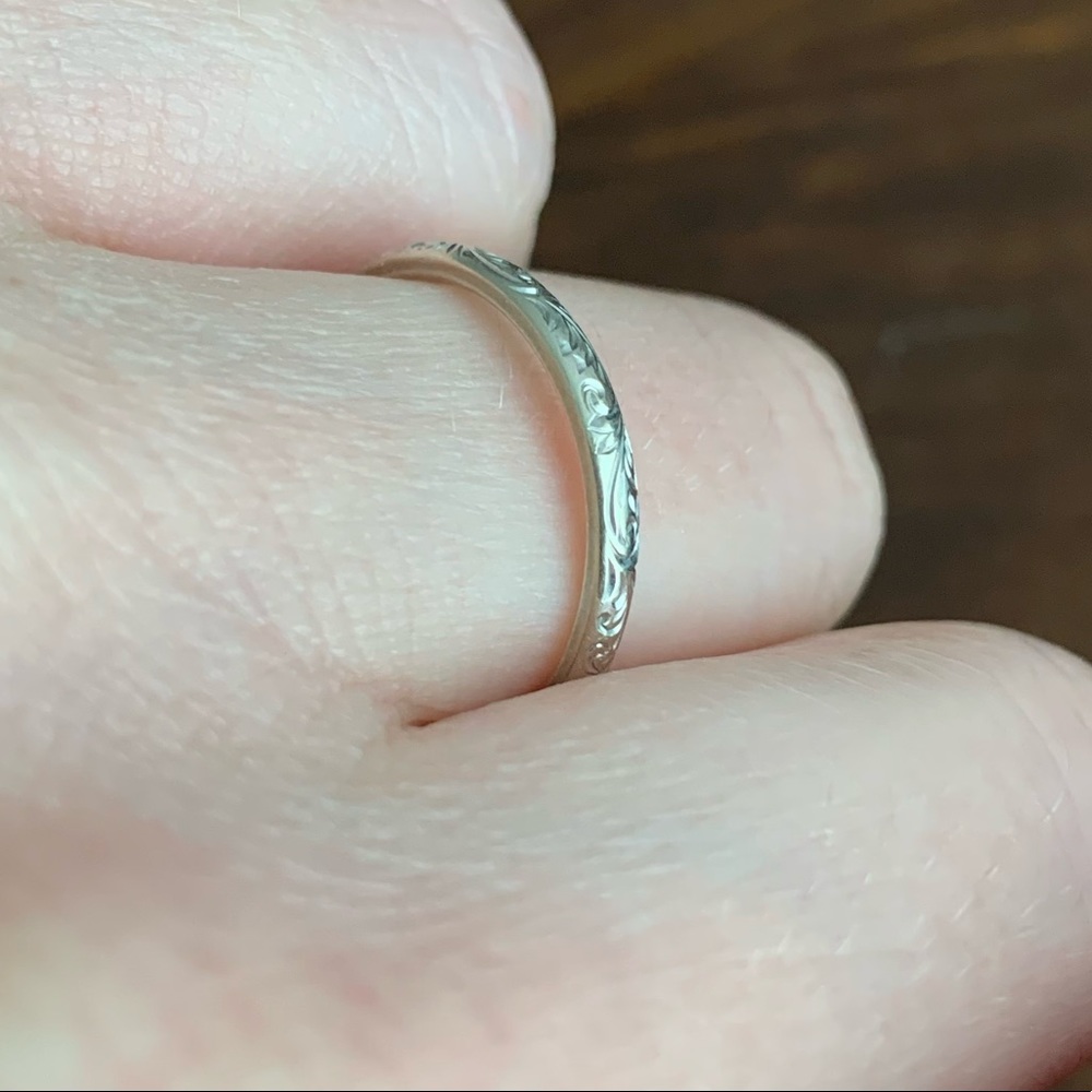 14k White gold ring with scroll engraving - Picture 5 of 6